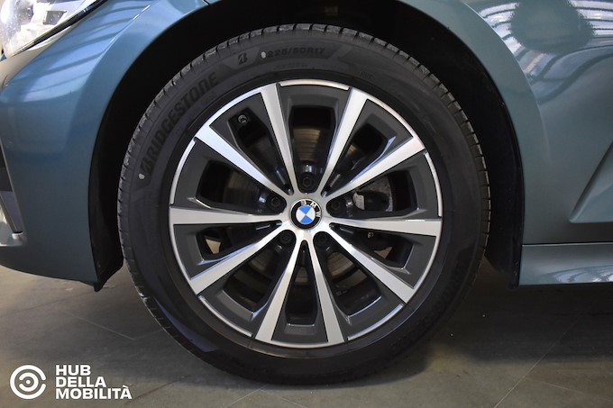 BMW 320d 48V xDrive Touring Business Advantage